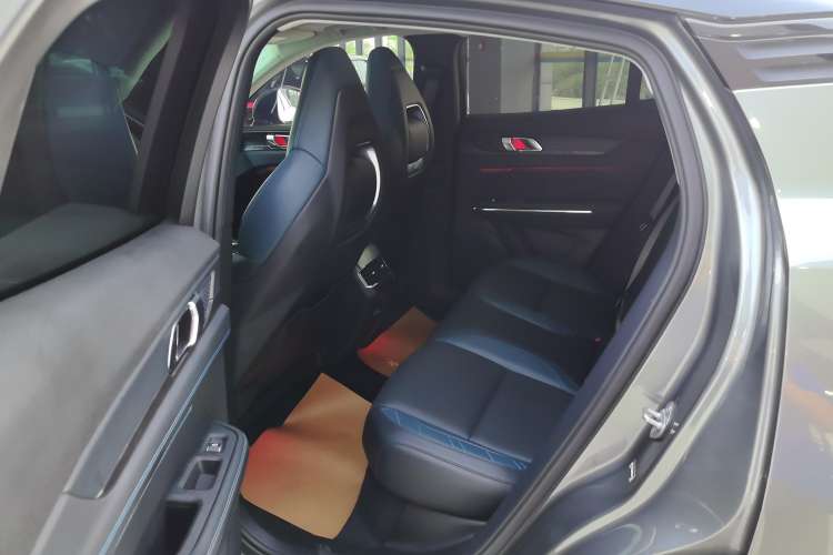 Used Lynk & Co 05 2022 2.0T Two-Wheel Drive Shine Halo Right Rear Seat