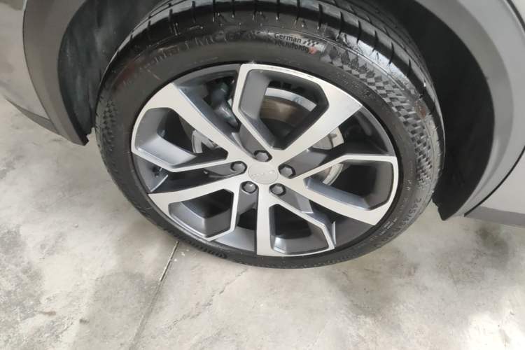 Used Lynk & Co 05 2022 2.0TD Four-Wheel Drive Dynamic Halo Right Rear Wheel Hub