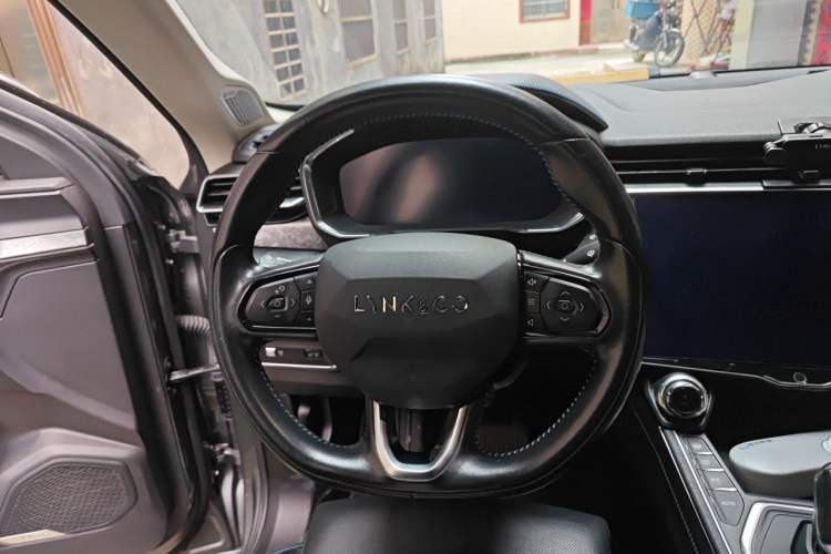 Used Lynk & Co 05 2022 2.0T Two-Wheel Drive Shine Halo Steering Wheel
