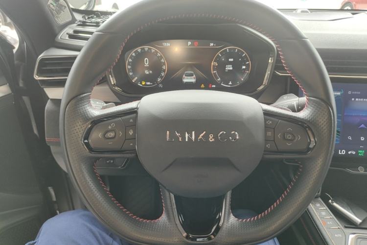 Used Lynk & Co 05 2022 2.0TD Four-Wheel Drive Dynamic Halo Steering Wheel