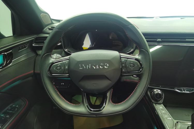 Used Lynk & Co 05 2022 2.0TD Four-Wheel Drive Dynamic Halo Steering Wheel