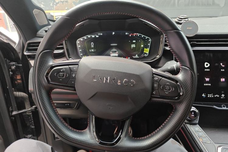 Used Lynk & Co 05 2022 2.0TD Four-Wheel Drive Dynamic Halo Steering Wheel