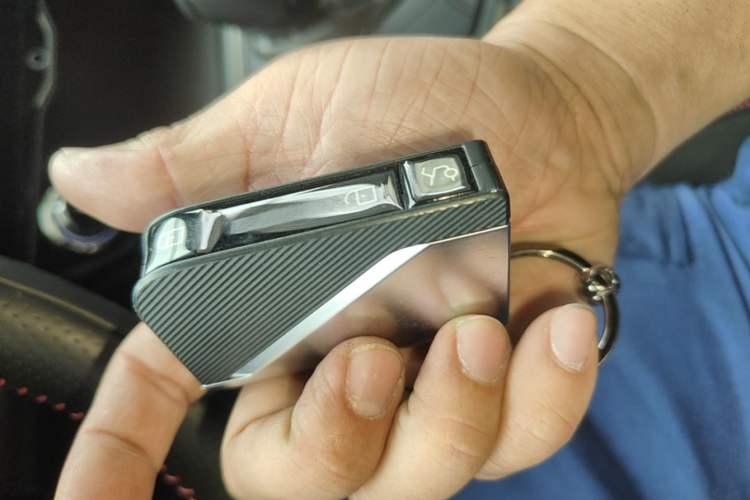 Used Lynk & Co 05 2022 2.0TD Four-Wheel Drive Dynamic Halo Vehicle Key