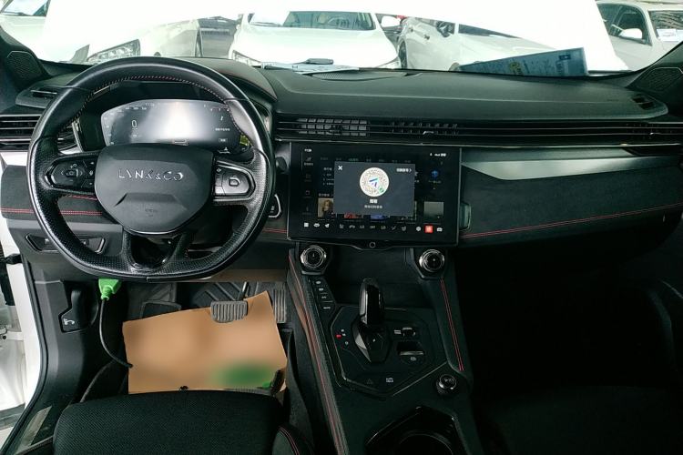 Used Lynk & Co 05 2022 2.0TD Four-Wheel Drive Dynamic Halo Center Console