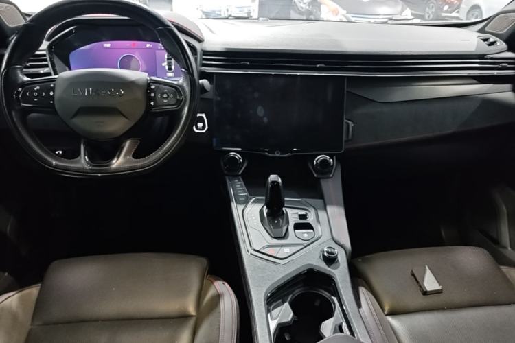 Used Lynk & Co 05 2022 2.0TD Four-Wheel Drive Dynamic Halo Center Console