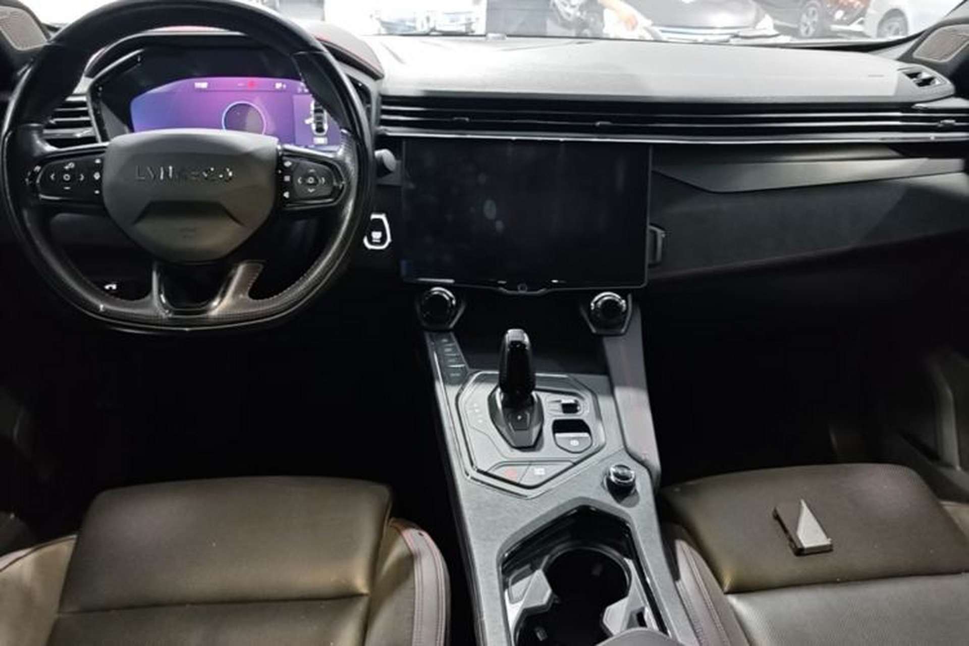 Used Lynk & Co 05 2022 2.0TD Four-Wheel Drive Dynamic Halo Center Console