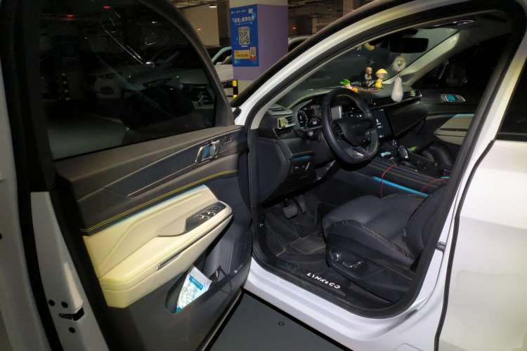 Used Lynk & Co 05 2022 2.0T Two-Wheel Drive Shine Halo Driver Seat