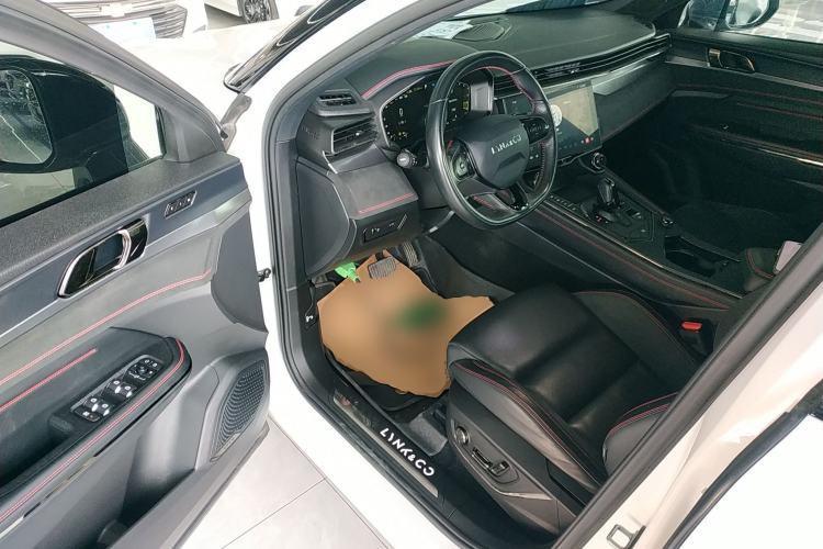 Used Lynk & Co 05 2022 2.0TD Four-Wheel Drive Dynamic Halo Driver Seat