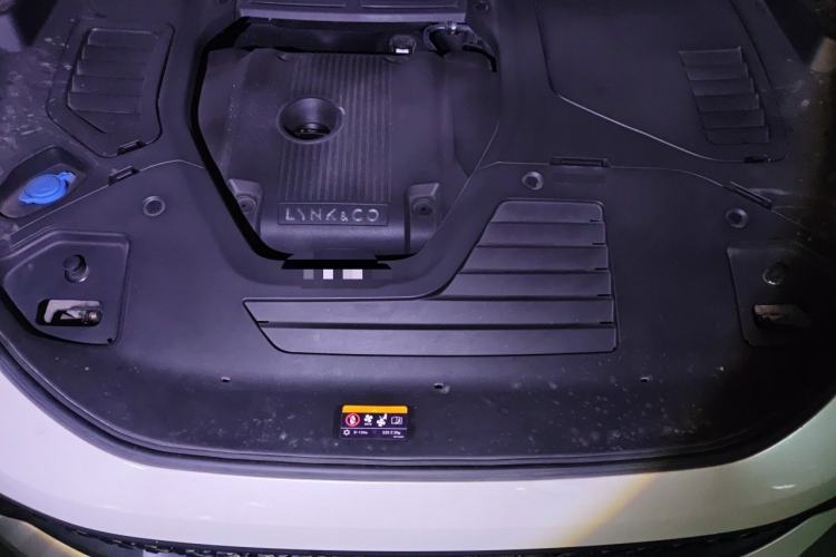 Used Lynk & Co 05 2022 2.0TD Four-Wheel Drive Dynamic Halo Engine Bay