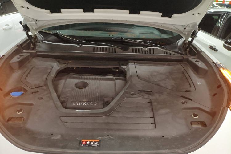 Used Lynk & Co 05 2022 2.0TD Four-Wheel Drive Dynamic Halo Engine Bay