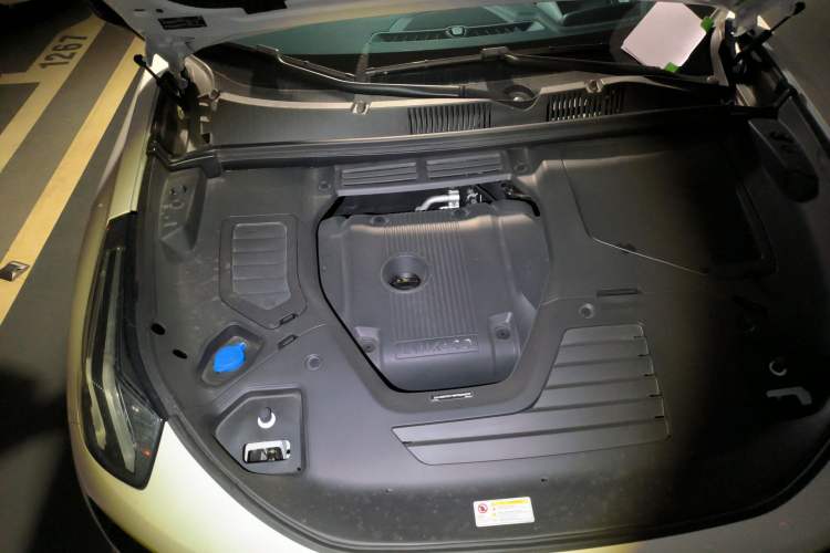 Used Lynk & Co 05 2022 2.0T Two-Wheel Drive Shine Halo Engine Bay Right