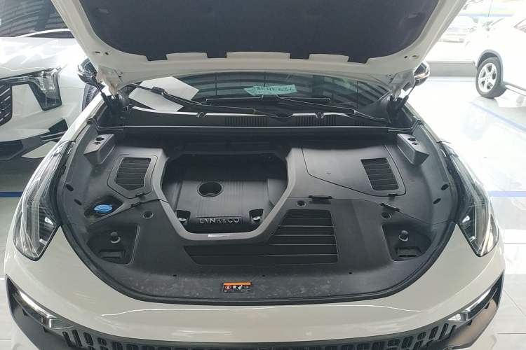 Used Lynk & Co 05 2022 2.0TD Four-Wheel Drive Dynamic Halo Engine Bay
