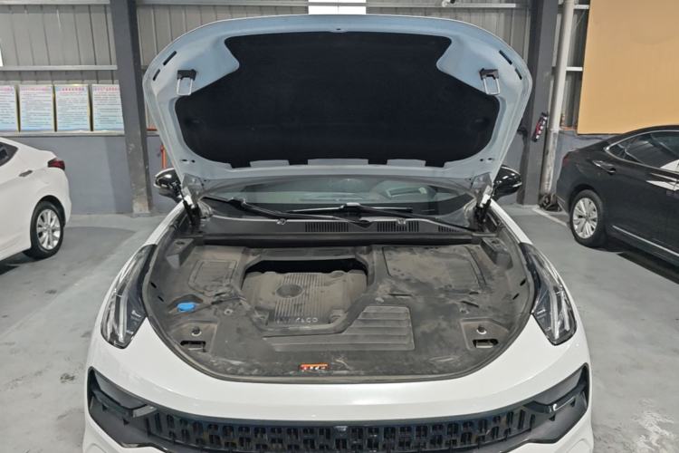 Used Lynk & Co 05 2022 2.0TD Four-Wheel Drive Dynamic Halo Engine Bay