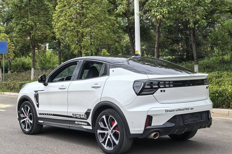 Used Lynk & Co 05 2022 2.0TD Four-Wheel Drive Dynamic Halo Exterior 4