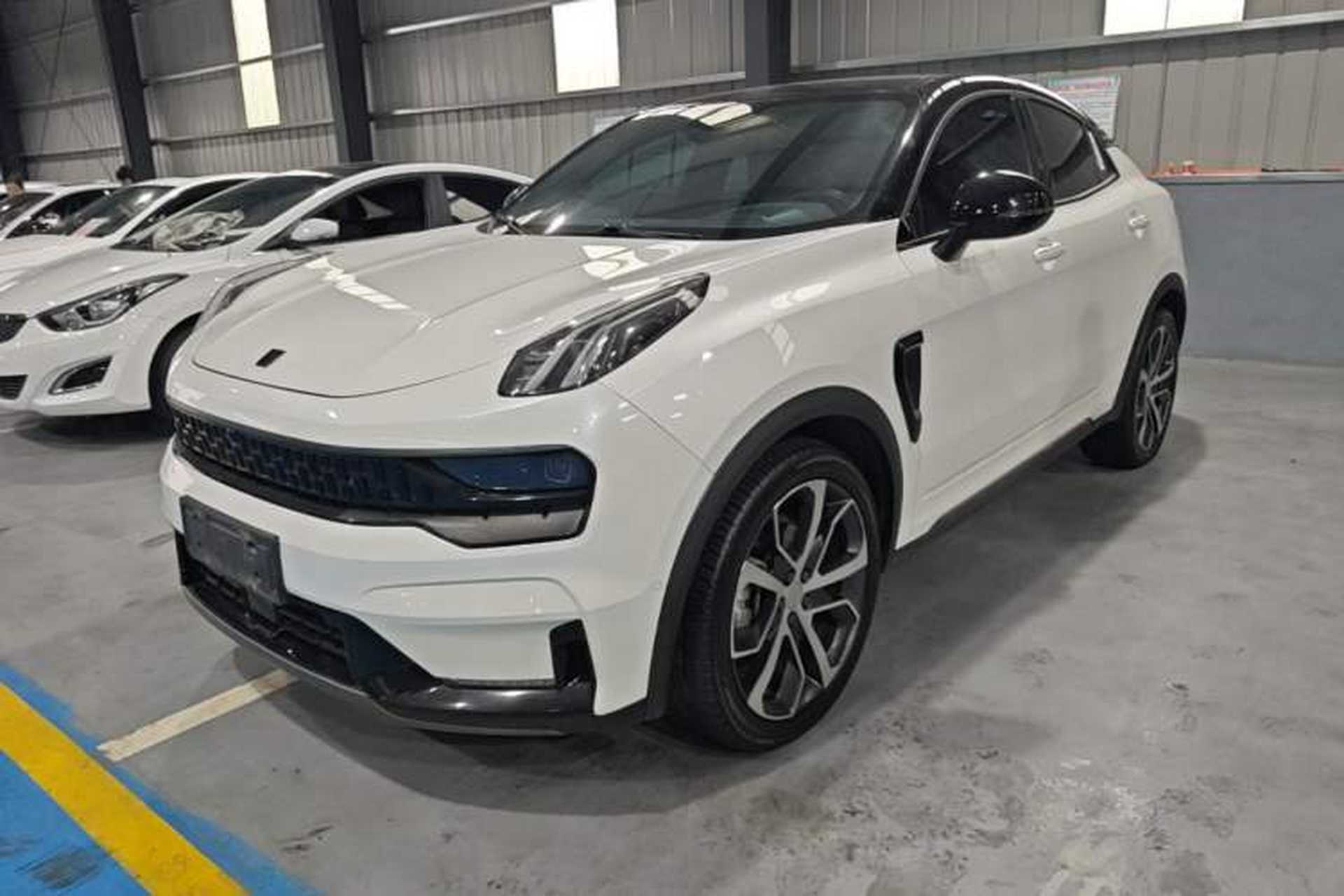 Used Lynk & Co 05 2022 2.0TD Four-Wheel Drive Dynamic Halo Front Left 45 Deg