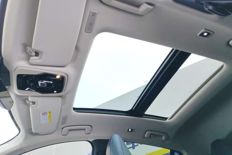 Used Lynk & Co 05 2022 2.0T Two-Wheel Drive Shine Halo Headliner