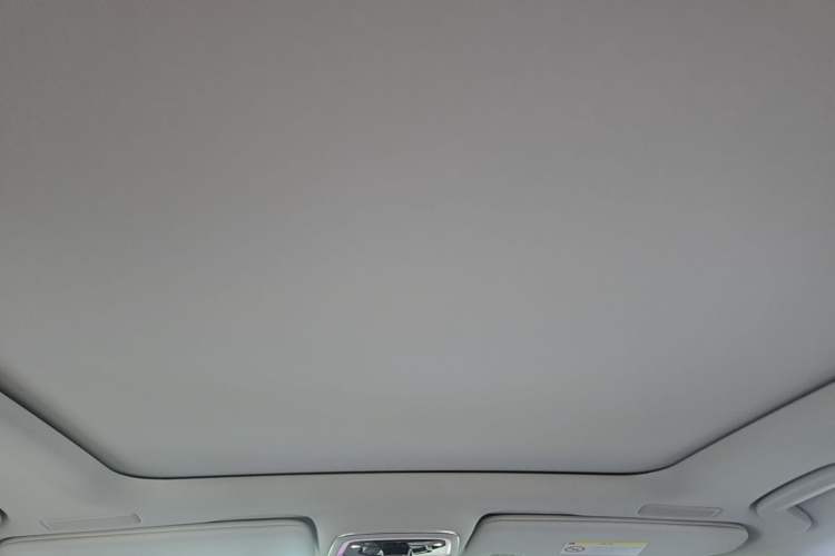 Used Lynk & Co 05 2022 2.0T Two-Wheel Drive Shine Halo Headliner