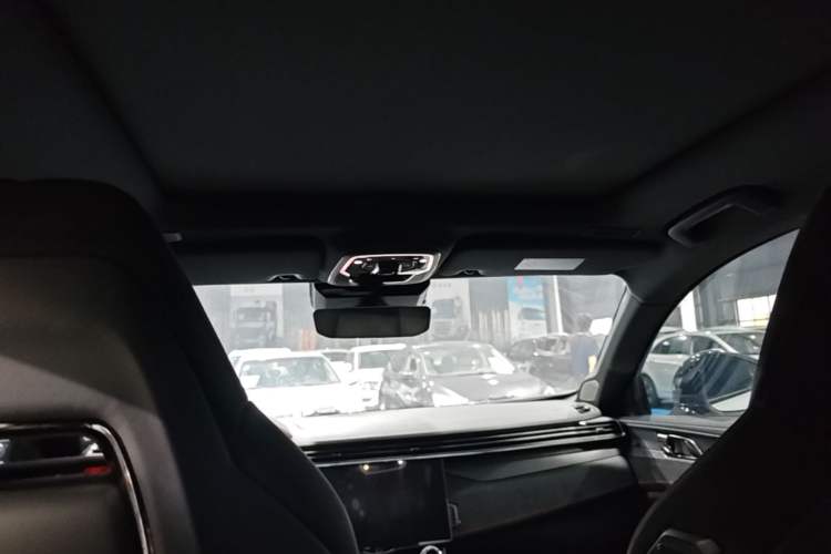 Used Lynk & Co 05 2022 2.0TD Four-Wheel Drive Dynamic Halo Headliner