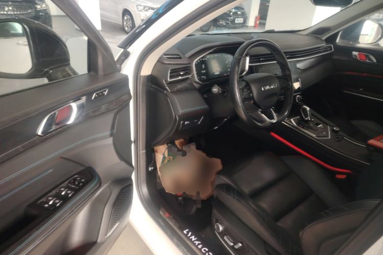 Used Lynk & Co 05 2022 2.0T Two-Wheel Drive Shine Halo Interior 3