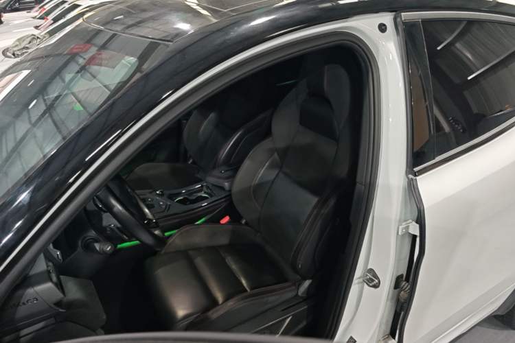 Used Lynk & Co 05 2022 2.0TD Four-Wheel Drive Dynamic Halo Left Front Seat