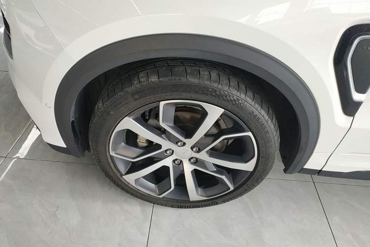 Used Lynk & Co 05 2022 2.0TD Four-Wheel Drive Dynamic Halo Left Front Wheel Hub