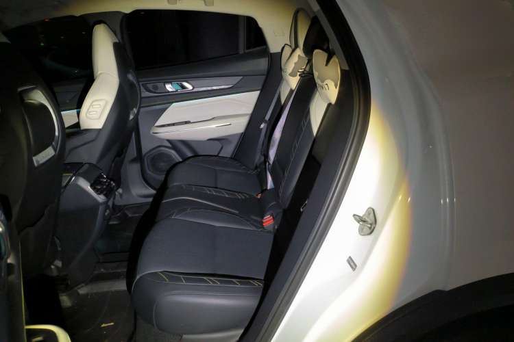 Used Lynk & Co 05 2022 2.0T Two-Wheel Drive Shine Halo Left Rear Seat