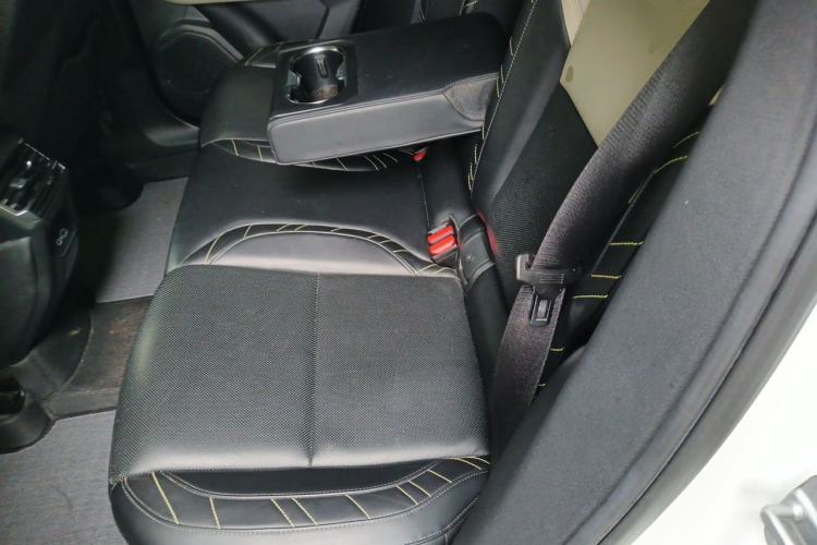 Used Lynk & Co 05 2022 2.0T Two-Wheel Drive Shine Halo Left Rear Seat