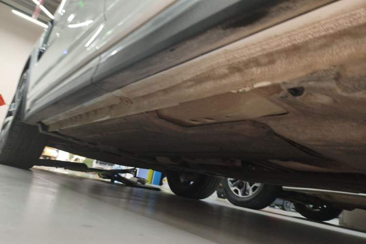 Used Lynk & Co 05 2022 2.0TD Four-Wheel Drive Dynamic Halo Left Side Sill