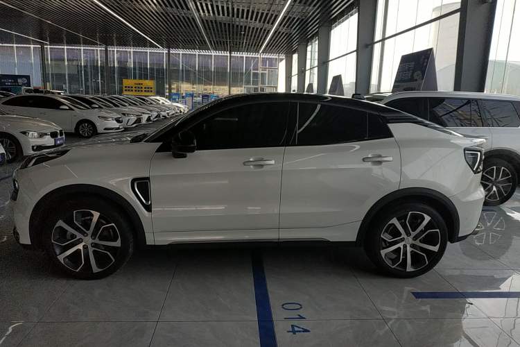 Used Lynk & Co 05 2022 2.0TD Four-Wheel Drive Dynamic Halo Left Side