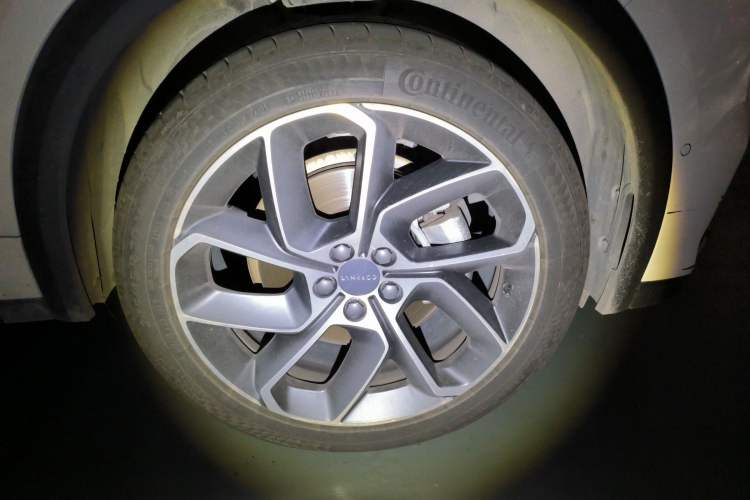 Used Lynk & Co 05 2022 2.0T Two-Wheel Drive Shine Halo Right Front Wheel Hub