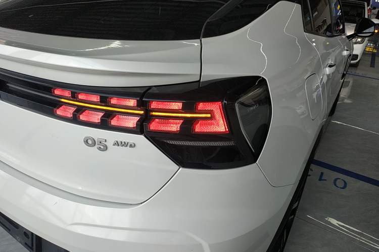 Used Lynk & Co 05 2022 2.0TD Four-Wheel Drive Dynamic Halo Right Rear Taillight