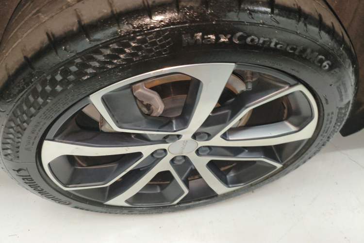 Used Lynk & Co 05 2022 2.0TD Four-Wheel Drive Dynamic Halo Right Rear Wheel Hub