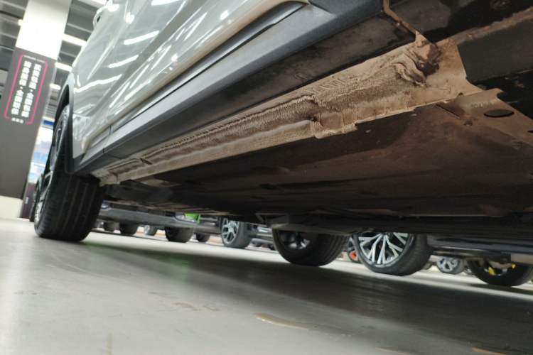 Used Lynk & Co 05 2022 2.0T Two-Wheel Drive Shine Halo Right Side Sill