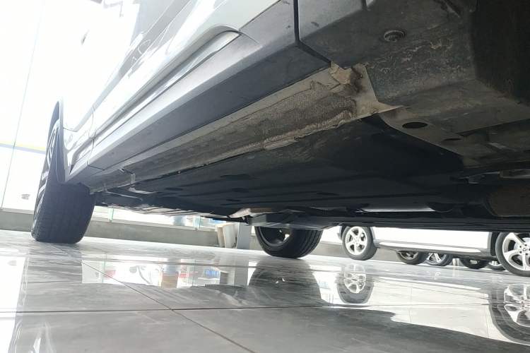 Used Lynk & Co 05 2022 2.0TD Four-Wheel Drive Dynamic Halo Right Side Sill