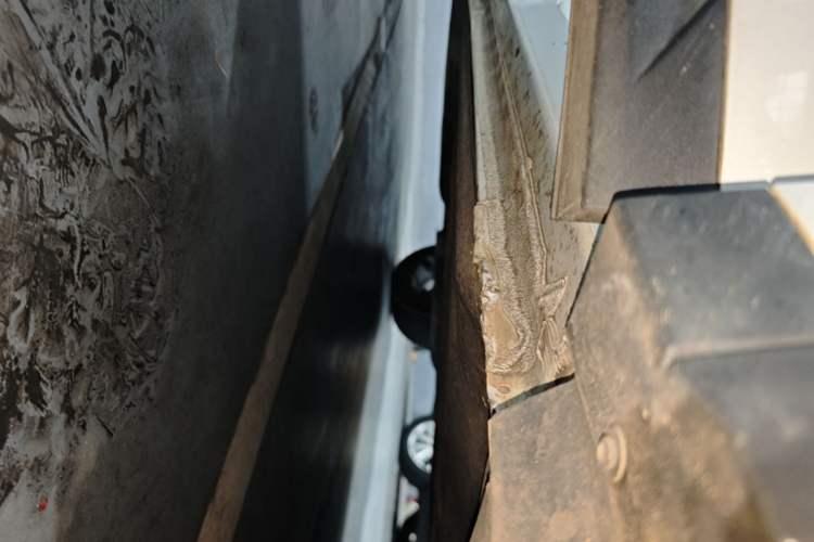 Used Lynk & Co 05 2022 2.0TD Four-Wheel Drive Dynamic Halo Right Side Sill