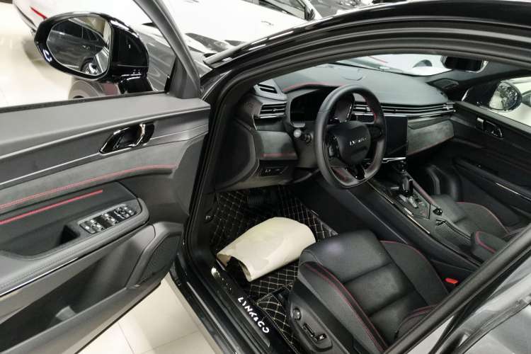 Used Lynk & Co 05 2023 2.0TD Four-Wheel Drive Sporty Halo Driver Seat