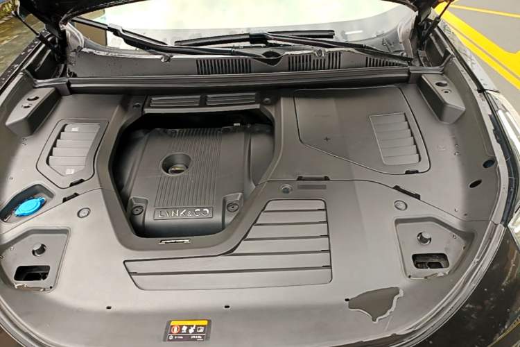 Used Lynk & Co 05 2023 2.0TD Four-Wheel Drive Sporty Halo Engine Bay