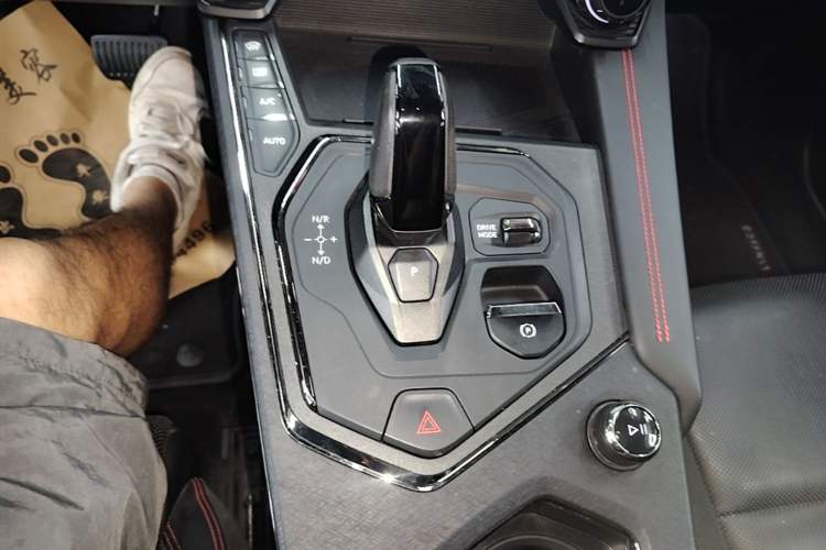 Used Lynk & Co 05 2023 2.0TD Four-Wheel Drive Sporty Halo Gear Lever