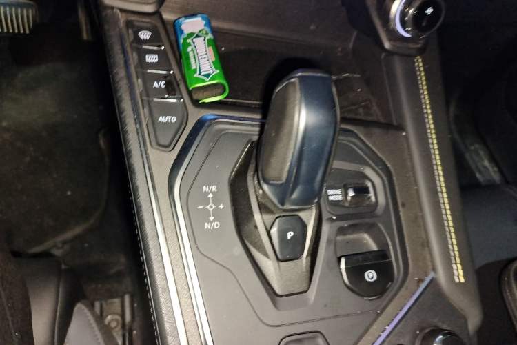 Used Lynk & Co 05 2023 2.0TD Two-Wheel Drive Shine Halo Gear Lever