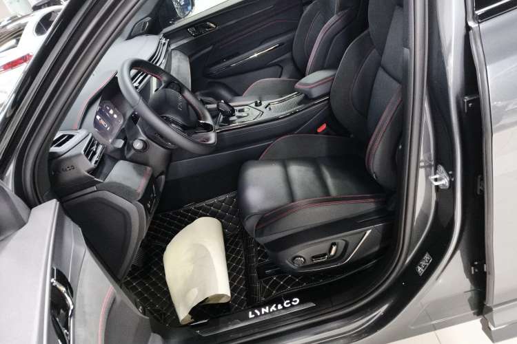 Used Lynk & Co 05 2023 2.0TD Four-Wheel Drive Sporty Halo Left Front Seat