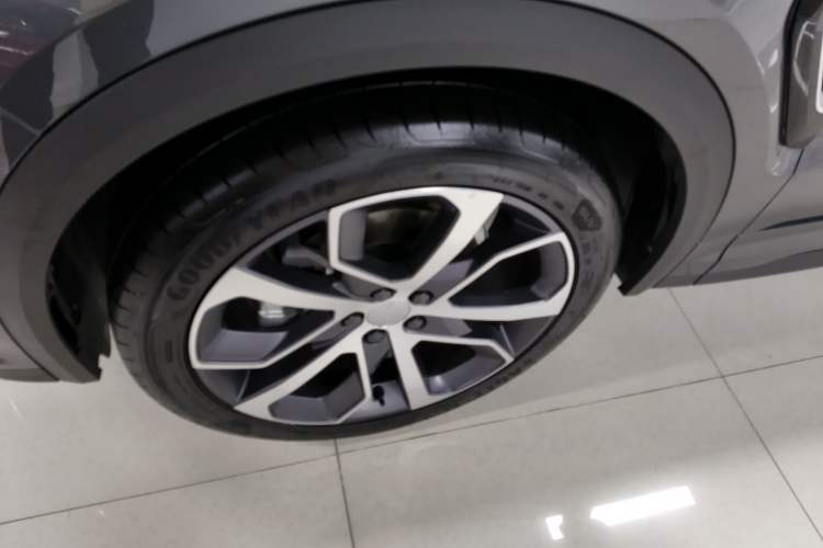 Used Lynk & Co 05 2023 2.0TD Four-Wheel Drive Sporty Halo Left Front Wheel Hub