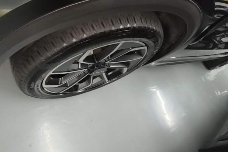 Used Lynk & Co 05 2023 2.0TD Two-Wheel Drive Zhaopu Pro Left Front Wheel Hub