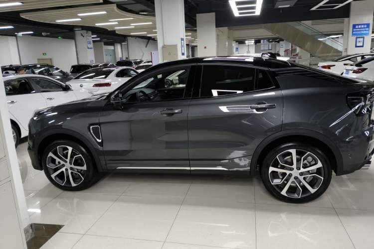 Used Lynk & Co 05 2023 2.0TD Four-Wheel Drive Sporty Halo Left Side