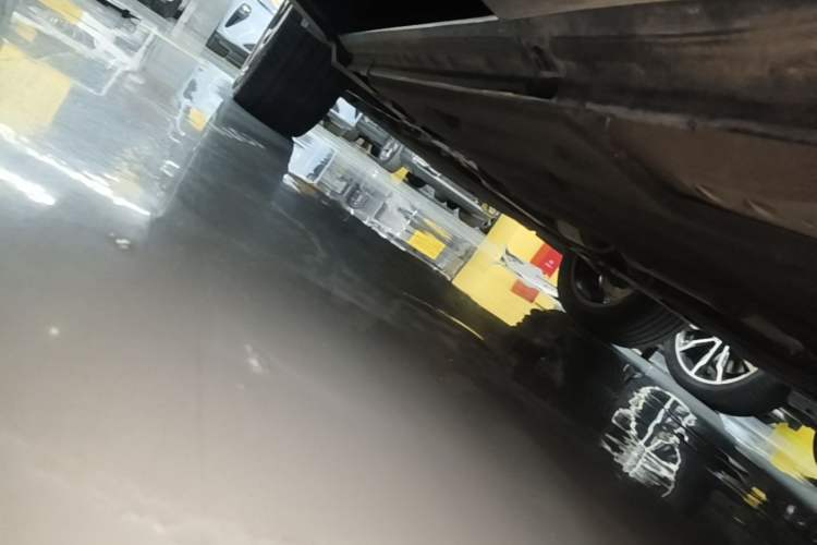 Used Lynk & Co 05 2023 2.0TD Two-Wheel Drive Zhaopu Pro Left Side Sill