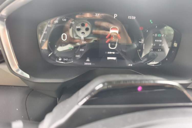 Used Lynk & Co 05 2023 2.0TD Two-Wheel Drive Shine Halo Odometer Close Up