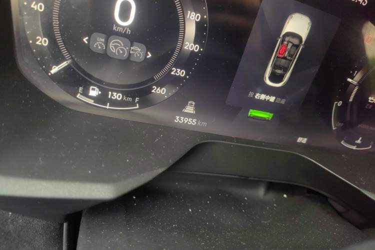 Used Lynk & Co 05 2023 05+ 2.0TD Four-Wheel Drive Exploration Edition Odometer Close Up