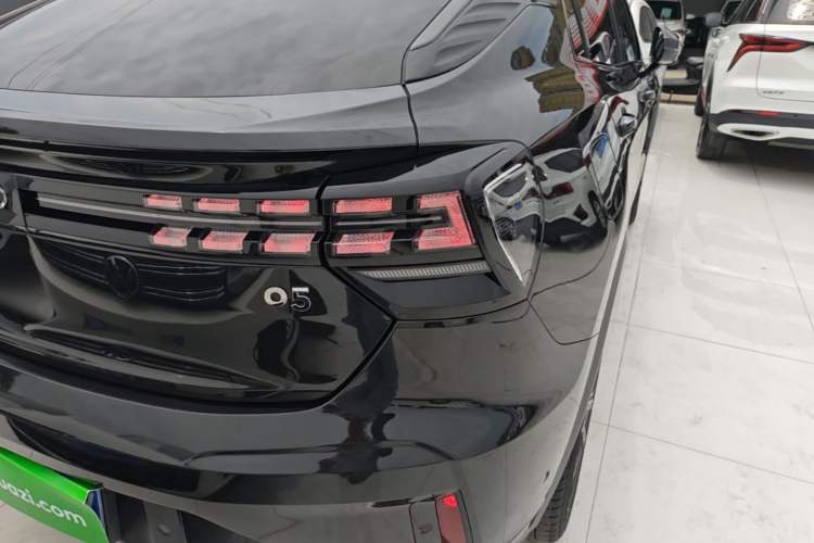 Used Lynk & Co 05 2023 2.0TD Two-Wheel Drive Shine Halo Right Rear Taillight