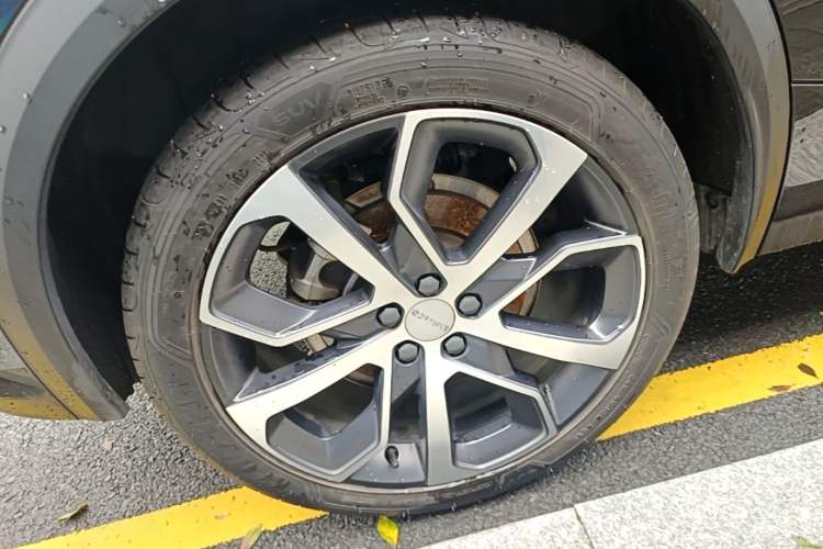 Used Lynk & Co 05 2023 2.0TD Four-Wheel Drive Sporty Halo Right Rear Wheel Hub