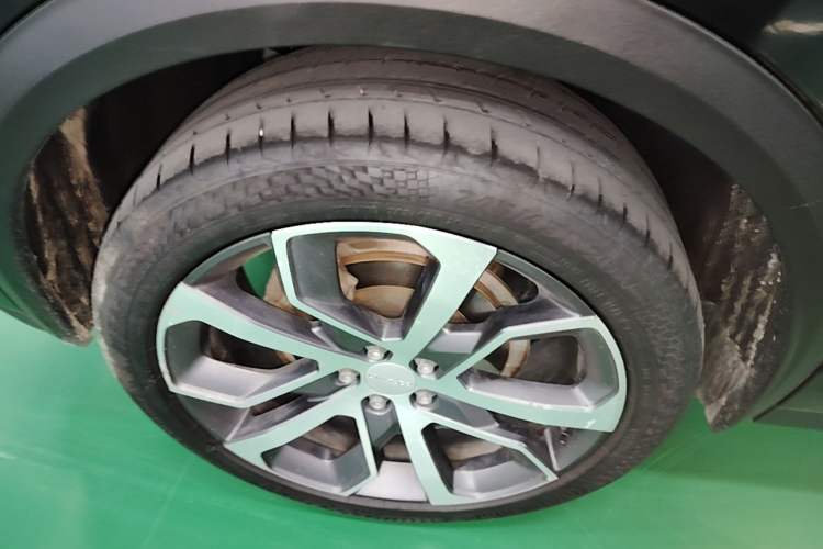 Used Lynk & Co 05 2023 2.0TD Four-Wheel Drive Sporty Halo Right Rear Wheel Hub