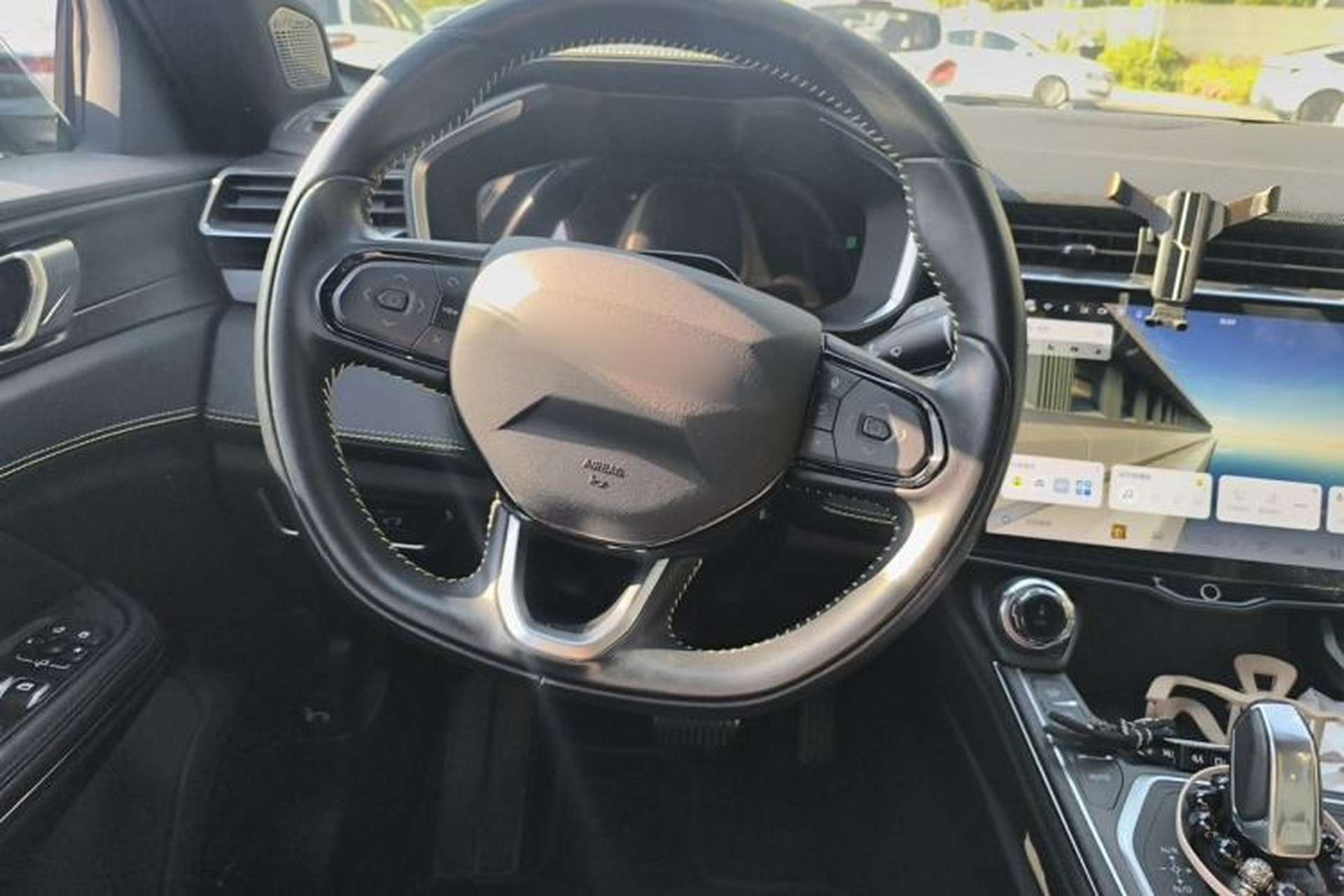 Used Lynk & Co 05 2023 2.0TD Two-Wheel Drive Shine Halo Steering Wheel